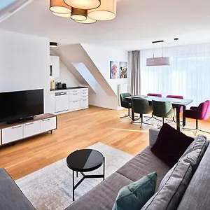 Daire Myfavorit - Spacious Next To Puplic Transport U1 Direct Connection To Citycenter, Viyana